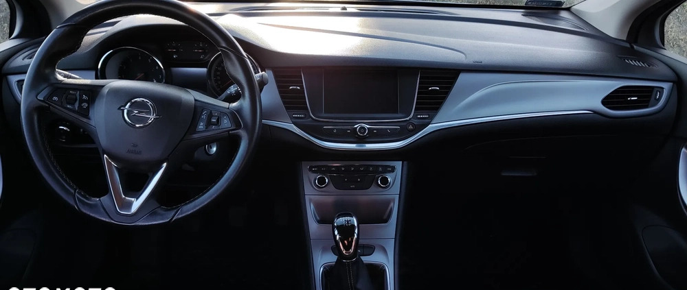 Opel Astra cena 50700 przebieg: 94400, rok produkcji 2016 z Łódź małe 137